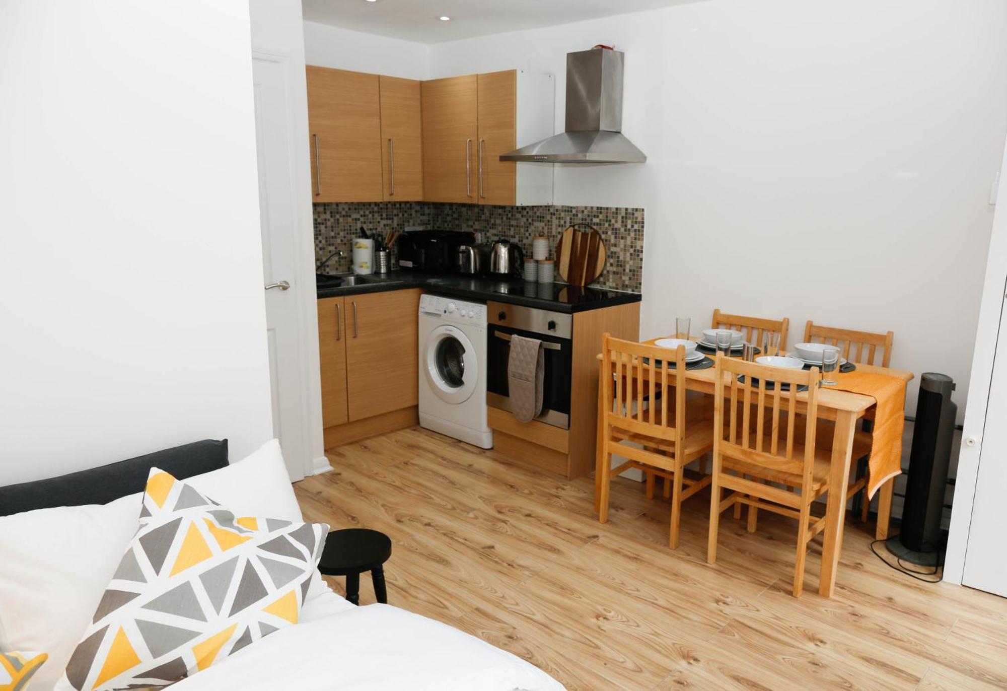 New Luxury Apartments In Central London Next To Shops, Cafes, Bars & Metro Екстер'єр фото