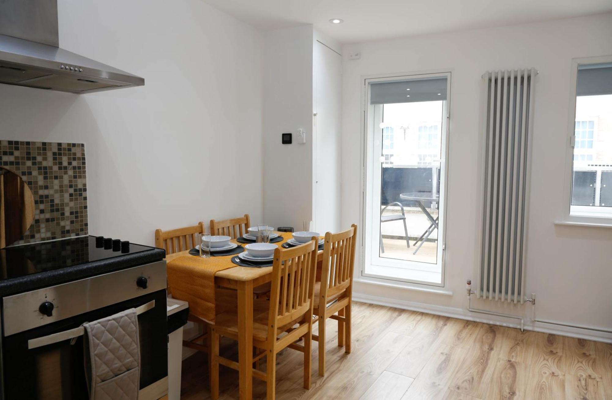 New Luxury Apartments In Central London Next To Shops, Cafes, Bars & Metro Екстер'єр фото