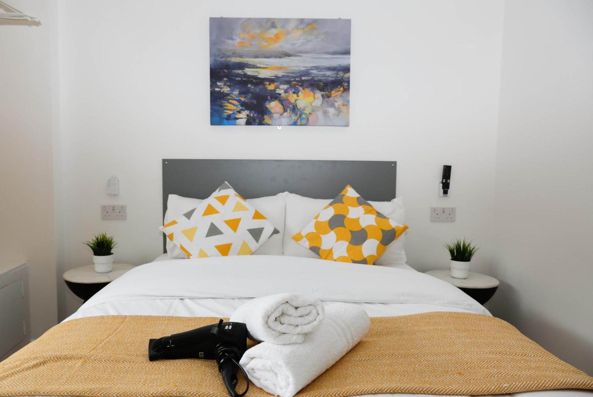 New Luxury Apartments In Central London Next To Shops, Cafes, Bars & Metro Екстер'єр фото