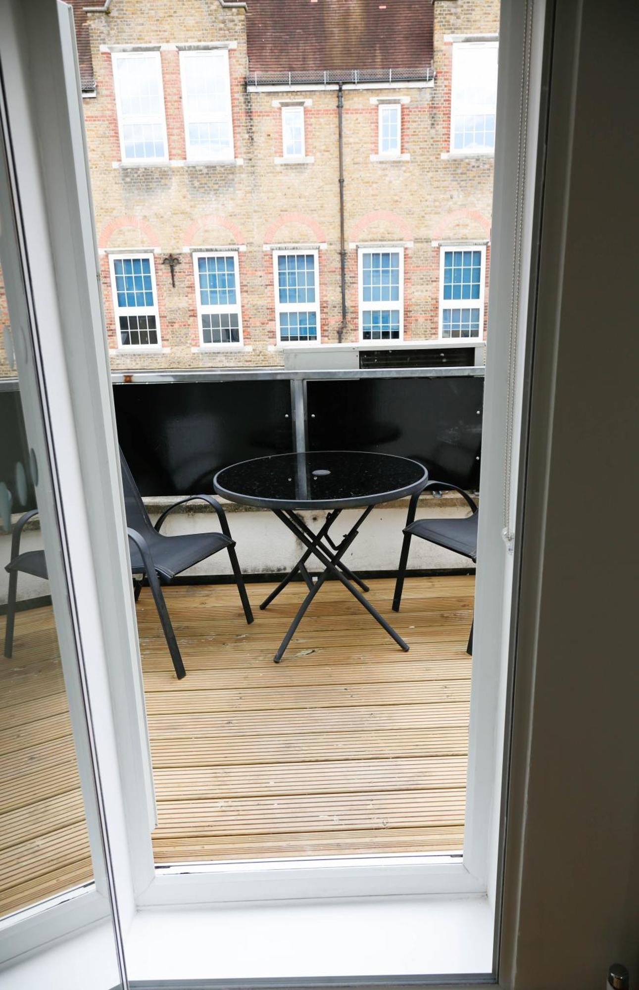 New Luxury Apartments In Central London Next To Shops, Cafes, Bars & Metro Екстер'єр фото