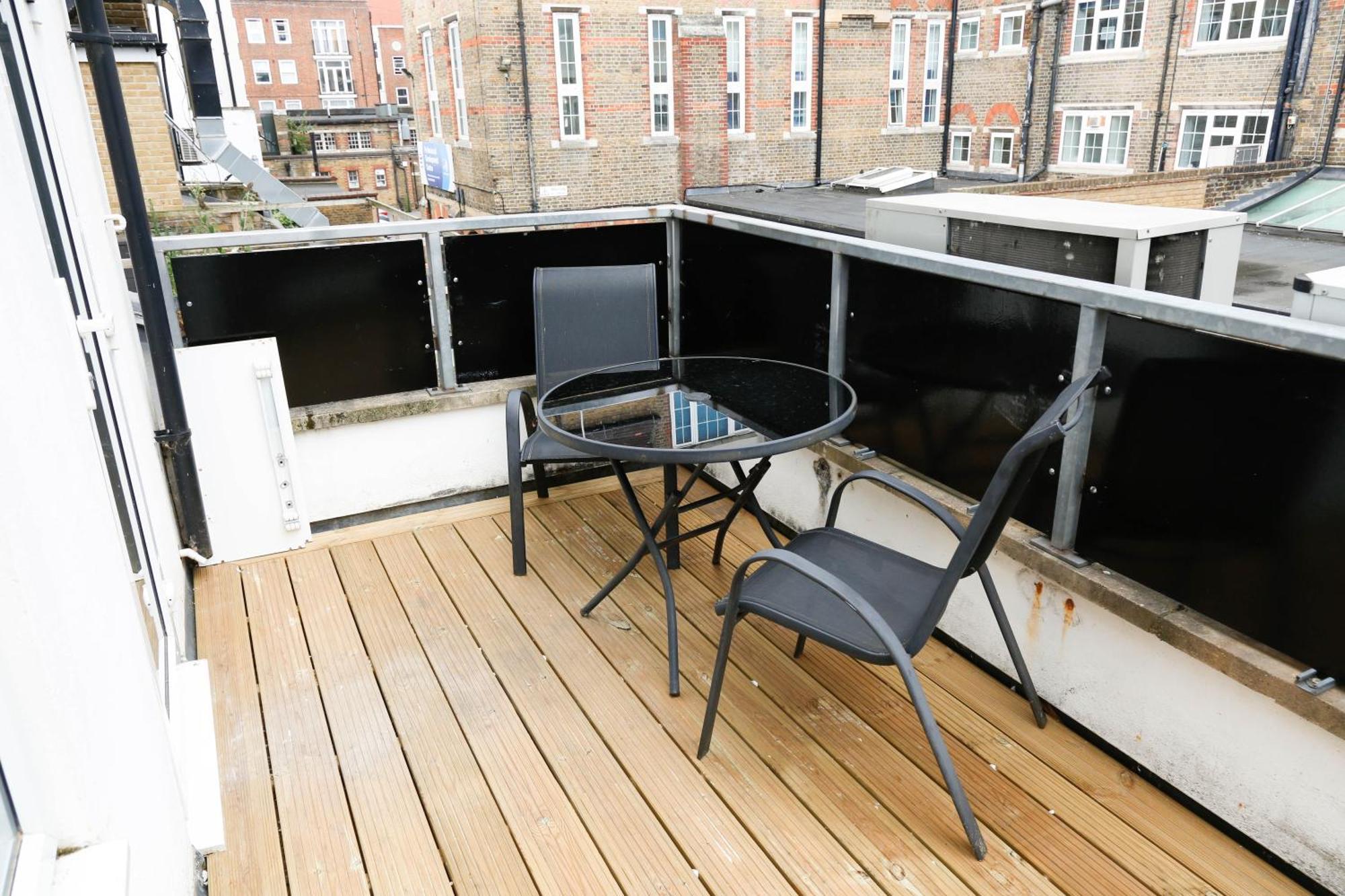 New Luxury Apartments In Central London Next To Shops, Cafes, Bars & Metro Екстер'єр фото