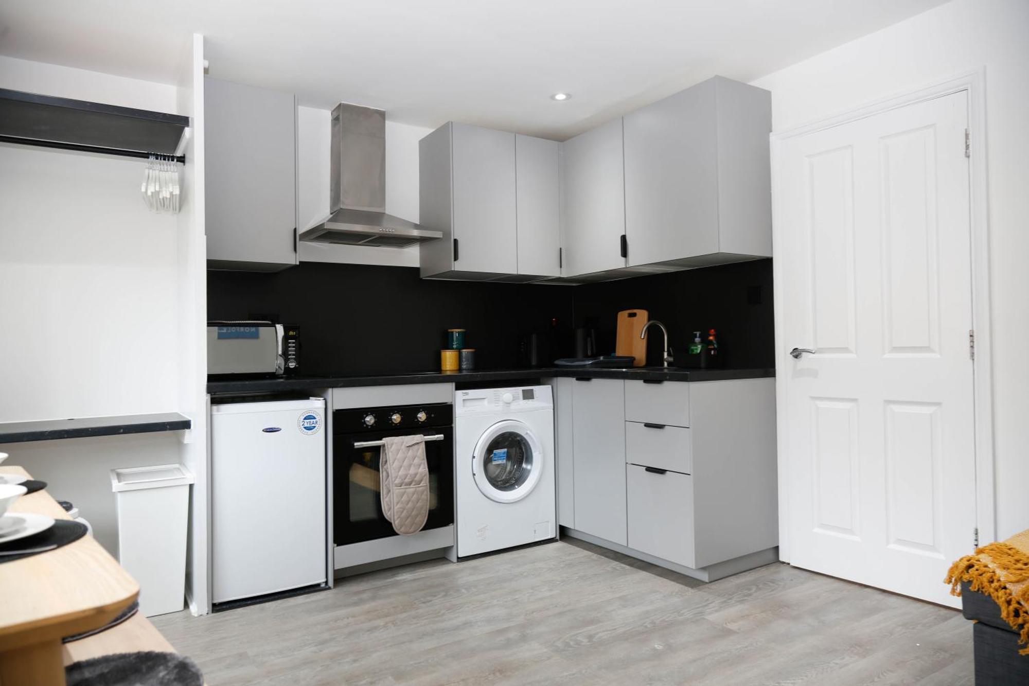 New Luxury Apartments In Central London Next To Shops, Cafes, Bars & Metro Екстер'єр фото